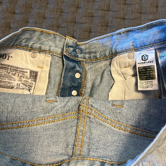 Levi’s 501 button up jeans - Picture 7 of 12